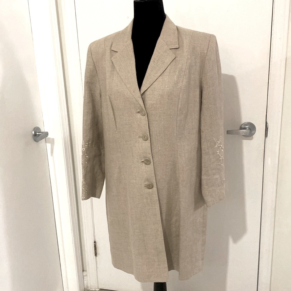 VALIA, Made in Canada long Tan Linen Frock Coat/Jacket. Blazer style. Size 10
